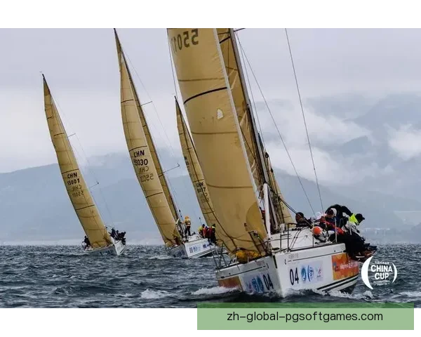 帆船比赛:风帆扬起,翻涌海浪中的极限挑战 帆船比赛:风帆扬起,翻涌海浪中的极限挑战