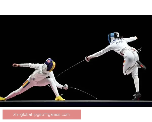 精彩剑术对决：国际击剑大奖赛掠影